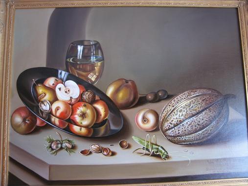 Stillleben mit Kakaobohne und Heuschrecke