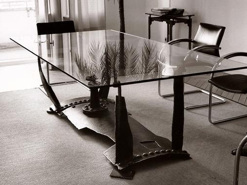 Skulptur-Tisch "Besprechungstisch"